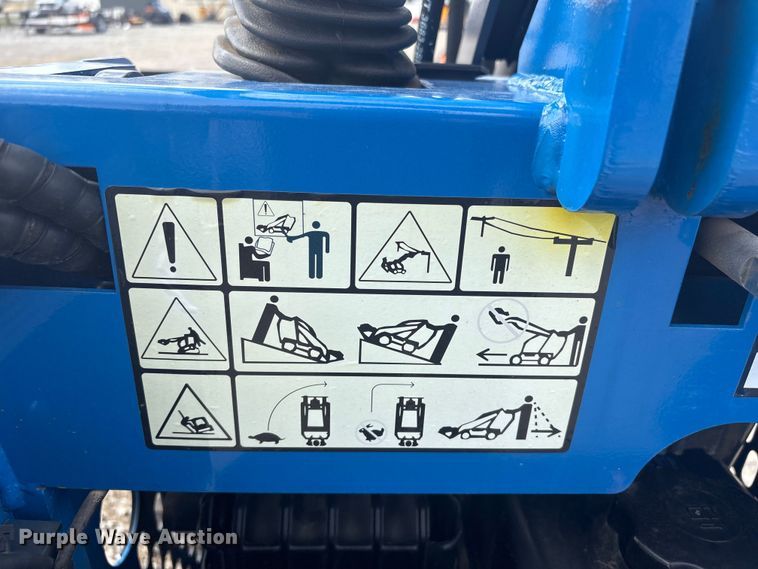 image for item EV2827 2025 AGT MX-MRW14 compact utility loader