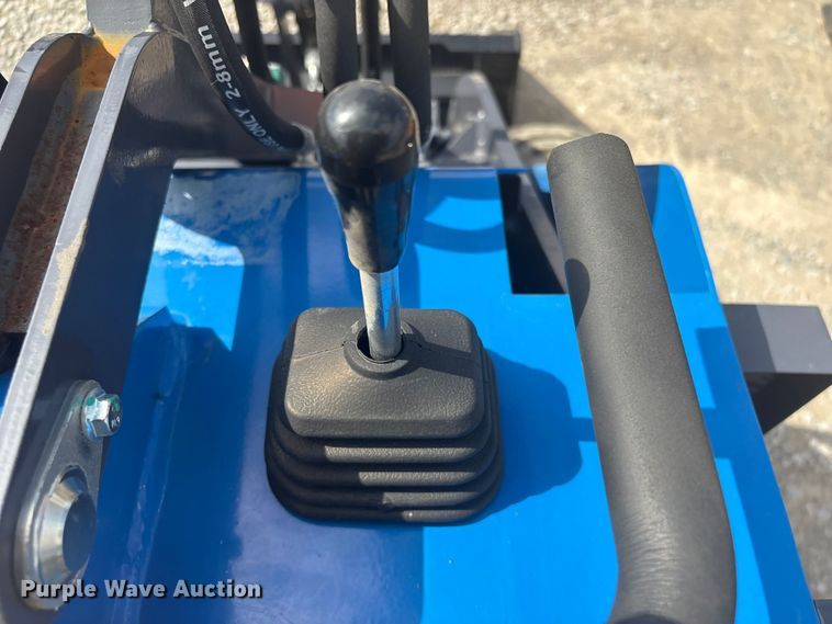 image for item EV2827 2025 AGT MX-MRW14 compact utility loader