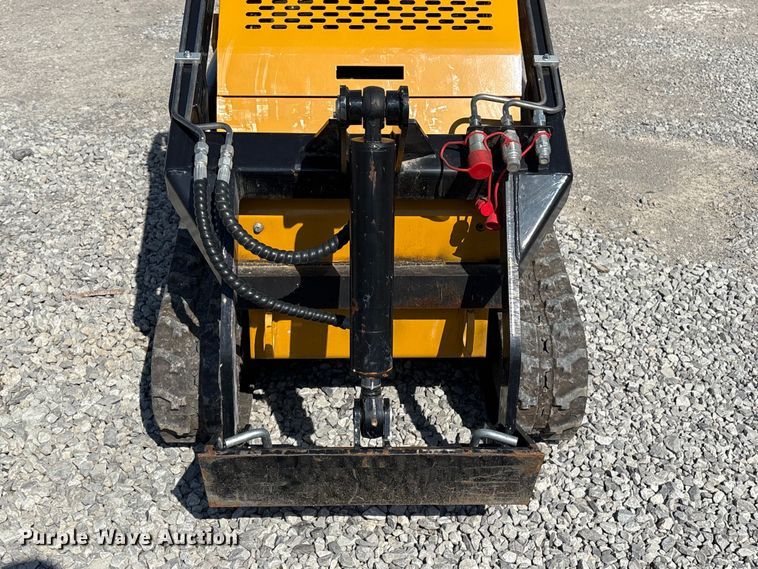 image for item EV2828 2024 AGT MX-CRT23 compact utility loader