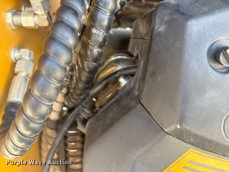 image for item EV2828 2024 AGT MX-CRT23 compact utility loader