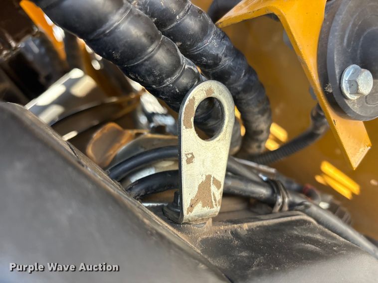 image for item EV2828 2024 AGT MX-CRT23 compact utility loader