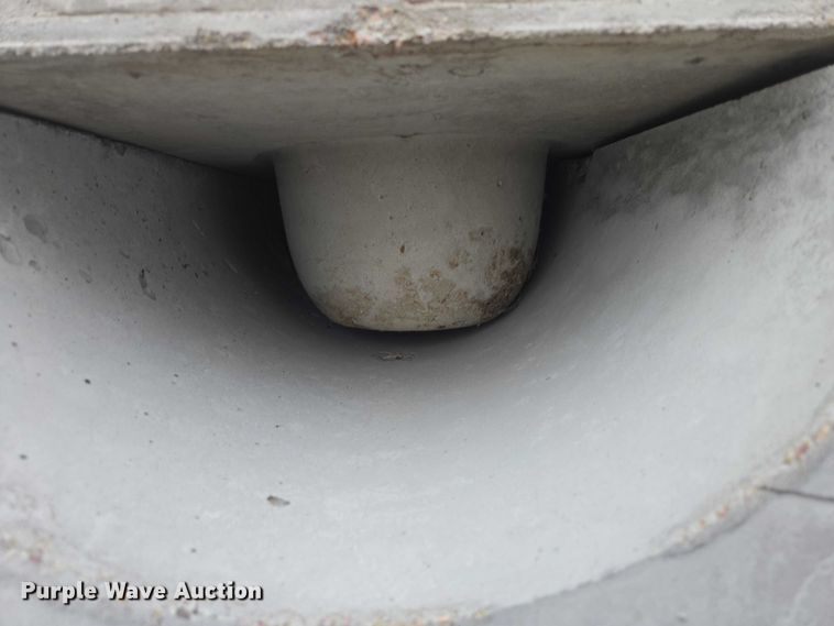 image for item EV5532 (25) concrete blocks