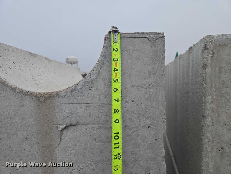 image for item EV5532 (25) concrete blocks