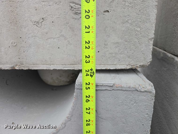 image for item EV5532 (25) concrete blocks