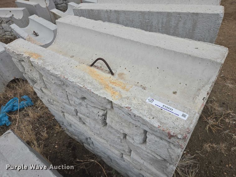 image for item EV5533 (25) concrete blocks