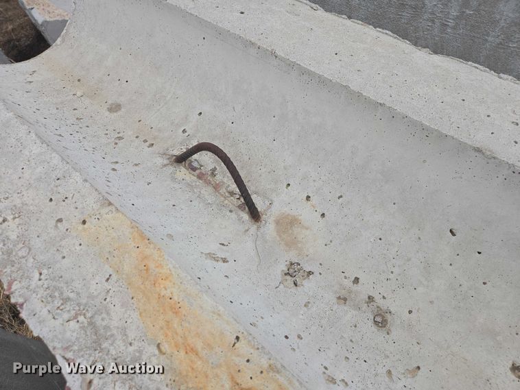 image for item EV5533 (25) concrete blocks