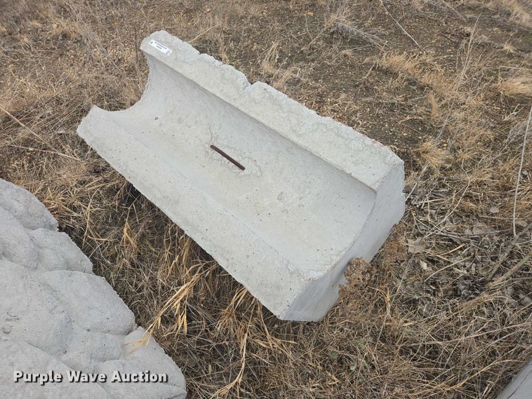 image for item EV5534 (19) concrete blocks
