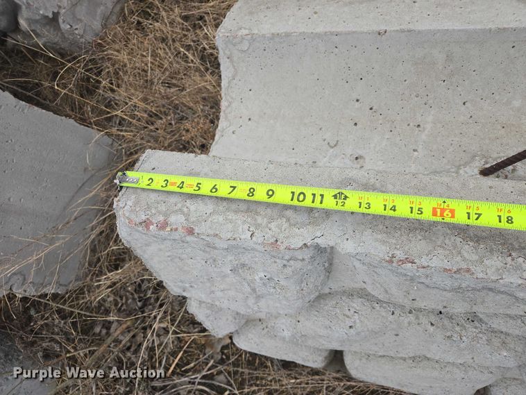 image for item EV5534 (19) concrete blocks