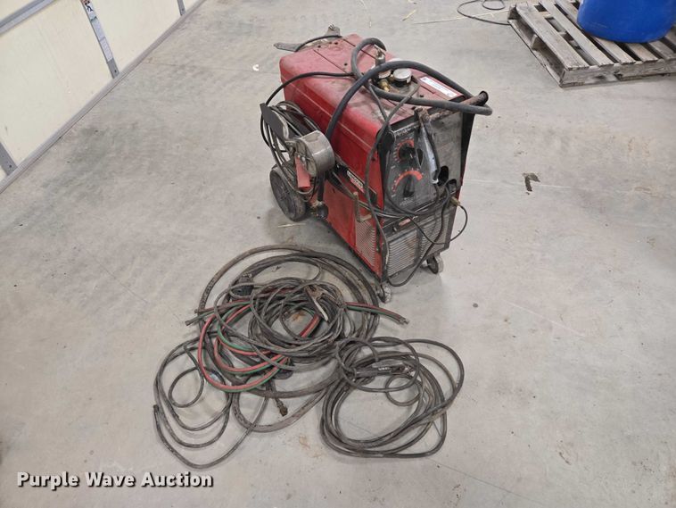 image for item EV5535 Lincoln Power Mig 200 welder