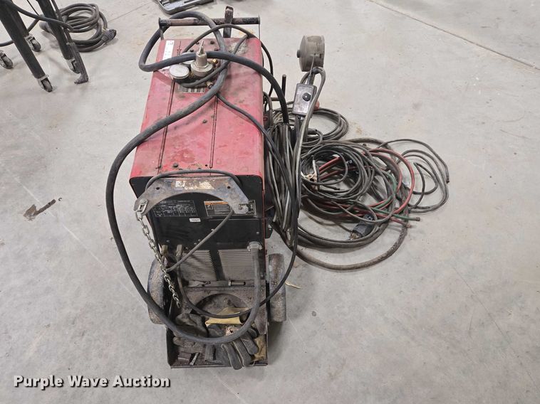 image for item EV5535 Lincoln Power Mig 200 welder