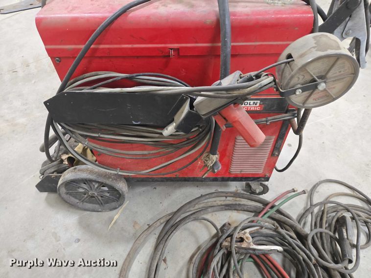 image for item EV5535 Lincoln Power Mig 200 welder