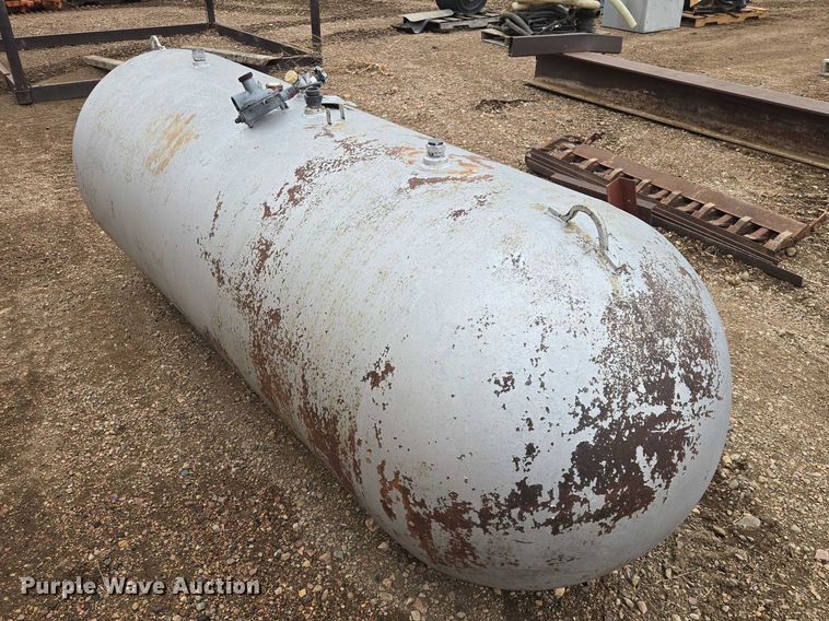 image for item EV5538 1982 American Welding & Tank Co propane tank