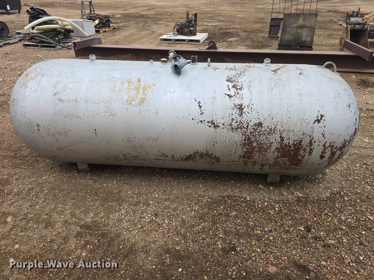 image for item EV5538 1982 American Welding & Tank Co propane tank
