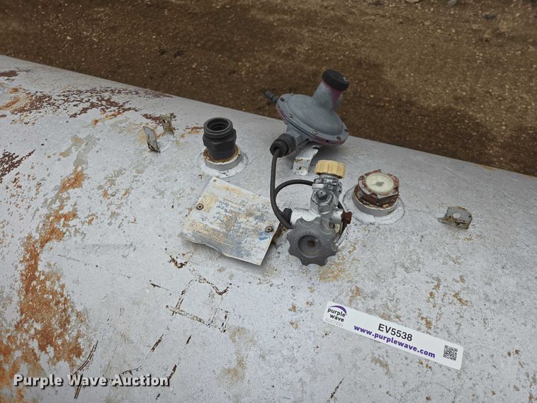 image for item EV5538 1982 American Welding & Tank Co propane tank