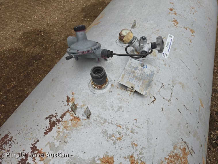 image for item EV5538 1982 American Welding & Tank Co propane tank