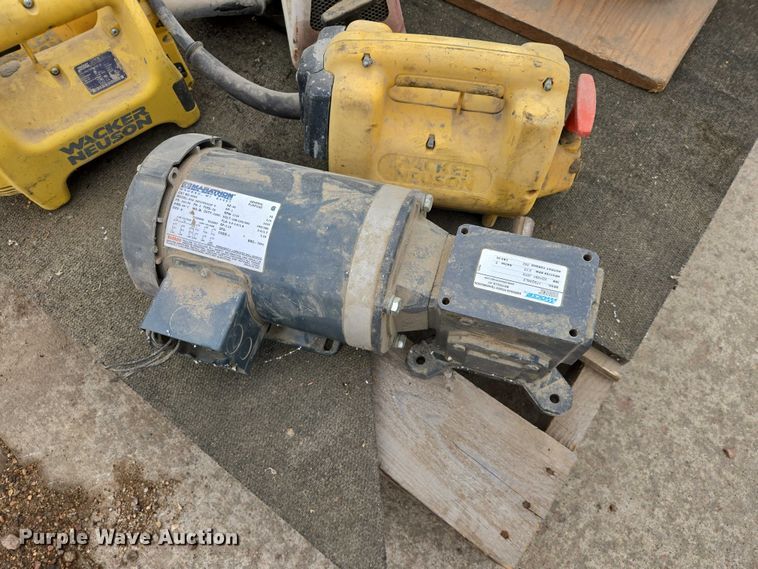 image for item EV5545 Concrete vibrators