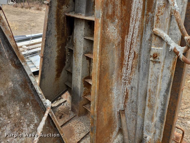 image for item EV5547 (7) concrete silo forms