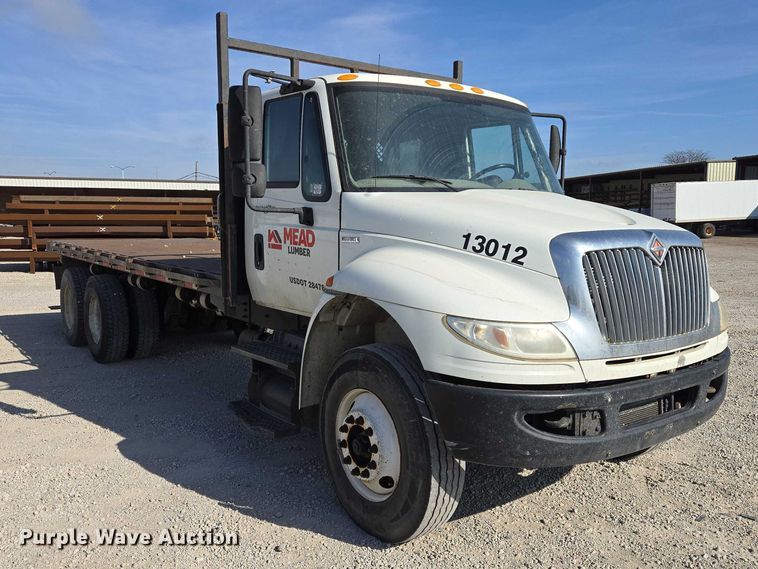 image for item EV5569 2011 International 4400 SBA flatbed truck