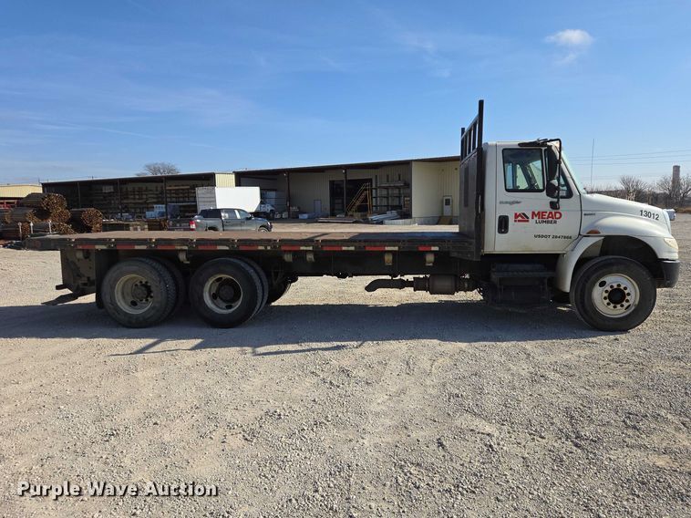 image for item EV5569 2011 International 4400 SBA flatbed truck
