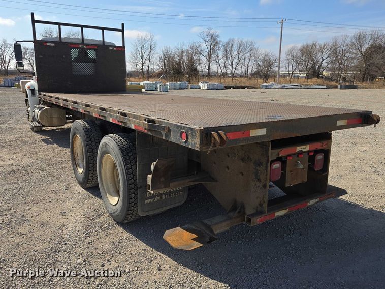 image for item EV5569 2011 International 4400 SBA flatbed truck