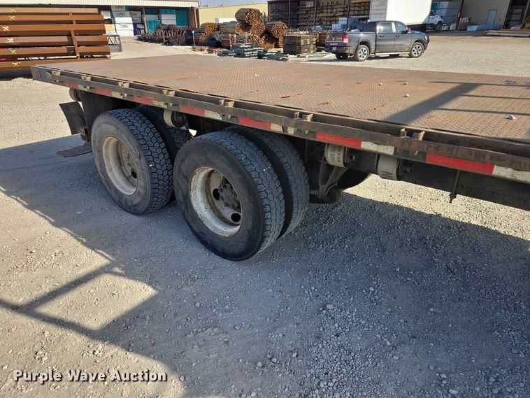 image for item EV5569 2011 International 4400 SBA flatbed truck