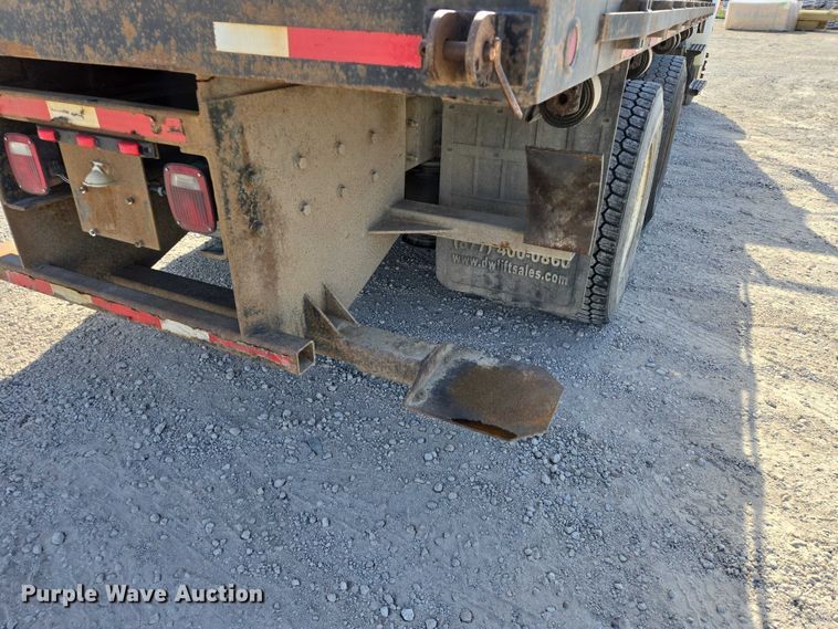 image for item EV5569 2011 International 4400 SBA flatbed truck