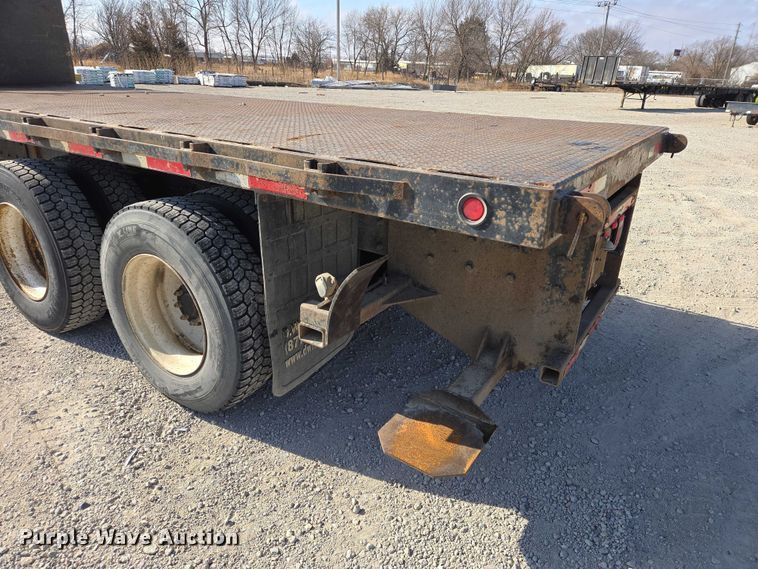 image for item EV5569 2011 International 4400 SBA flatbed truck