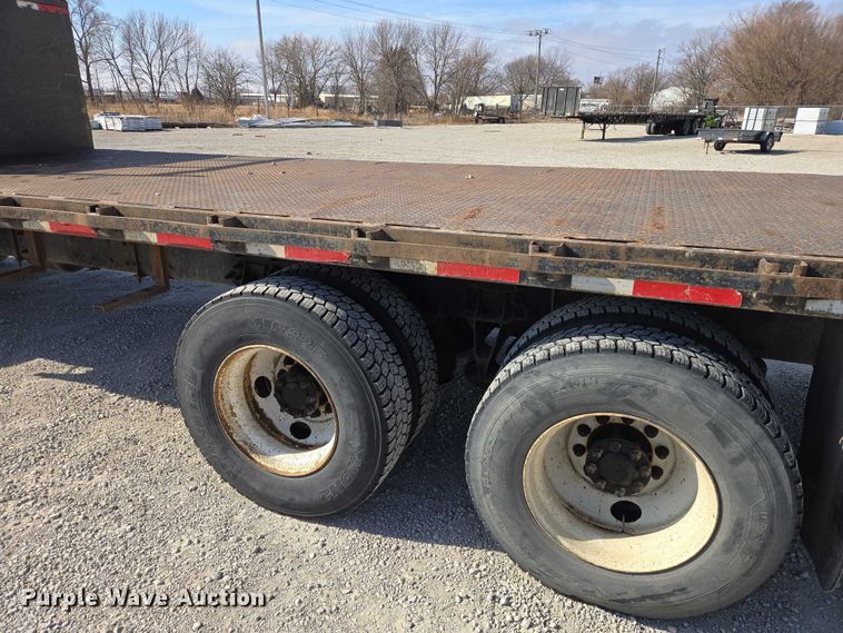 image for item EV5569 2011 International 4400 SBA flatbed truck