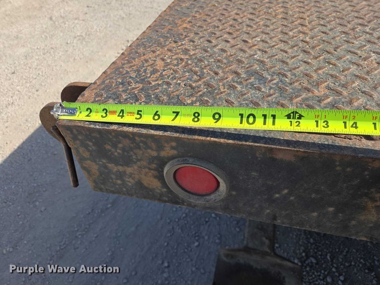 image for item EV5569 2011 International 4400 SBA flatbed truck