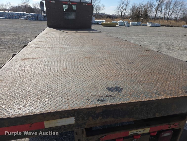 image for item EV5569 2011 International 4400 SBA flatbed truck