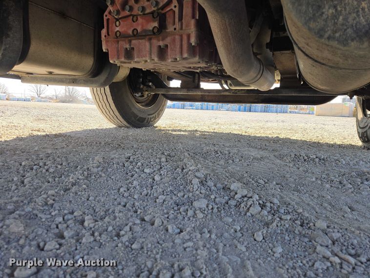 image for item EV5569 2011 International 4400 SBA flatbed truck