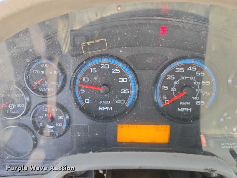 image for item EV5569 2011 International 4400 SBA flatbed truck