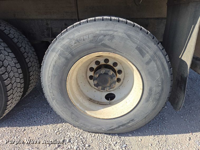 image for item EV5569 2011 International 4400 SBA flatbed truck