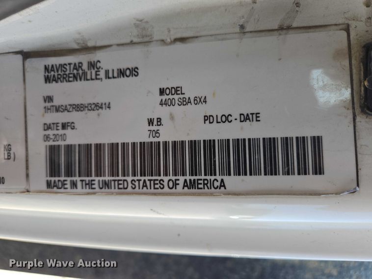 image for item EV5569 2011 International 4400 SBA flatbed truck