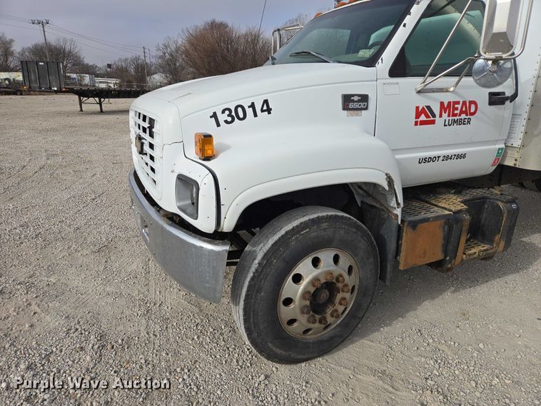 image for item EV5570 1998 Chevrolet C6500 box truck