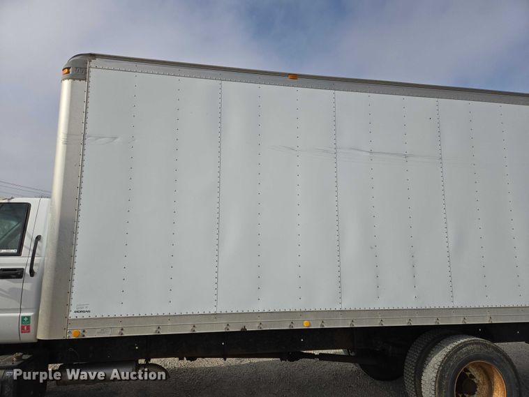 image for item EV5570 1998 Chevrolet C6500 box truck