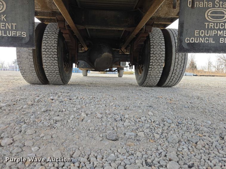 image for item EV5570 1998 Chevrolet C6500 box truck