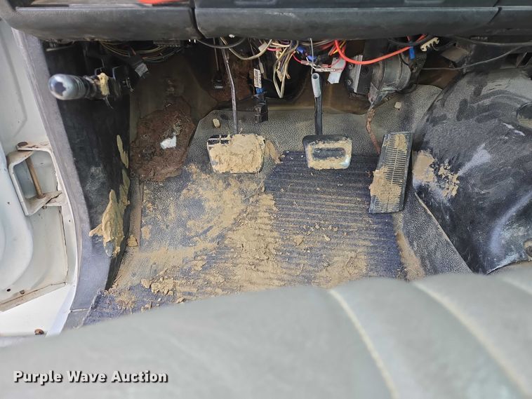 image for item EV5570 1998 Chevrolet C6500 box truck