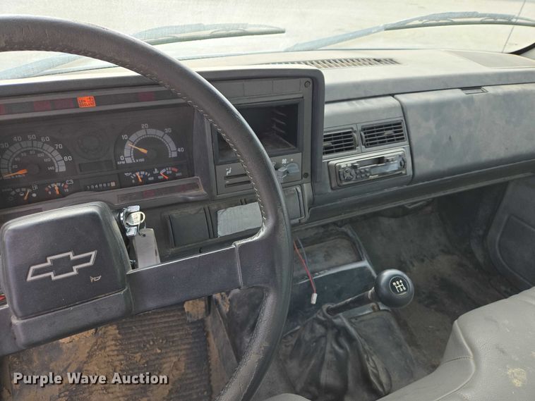 image for item EV5570 1998 Chevrolet C6500 box truck