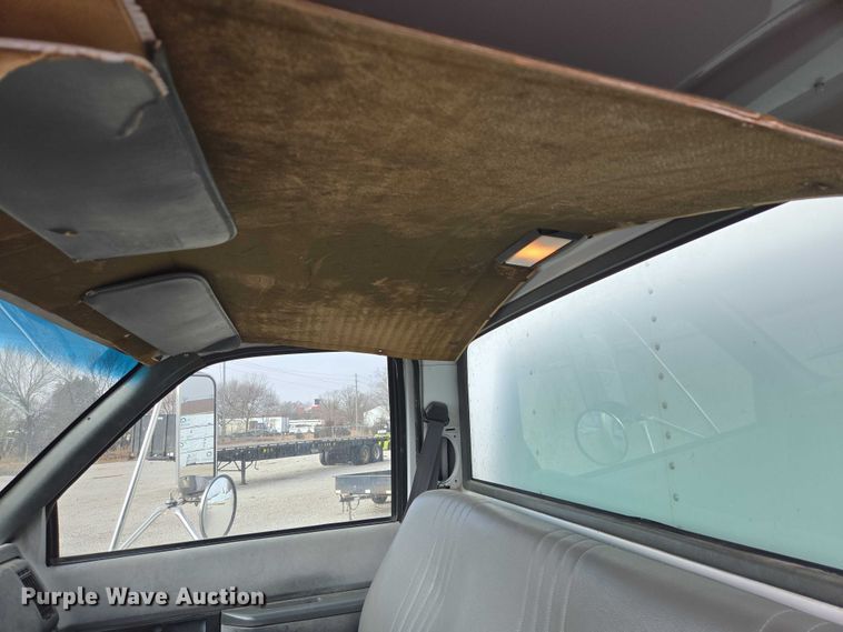 image for item EV5570 1998 Chevrolet C6500 box truck