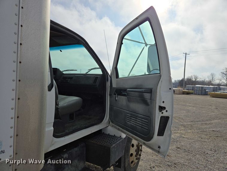 image for item EV5570 1998 Chevrolet C6500 box truck