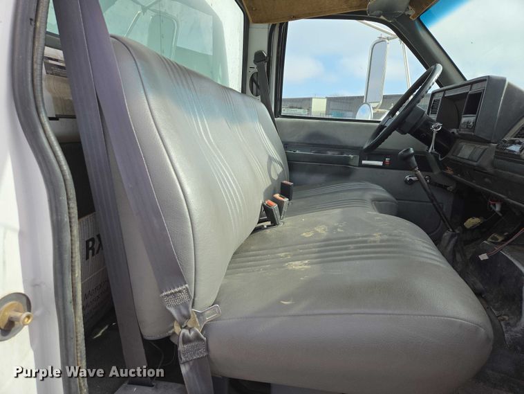 image for item EV5570 1998 Chevrolet C6500 box truck