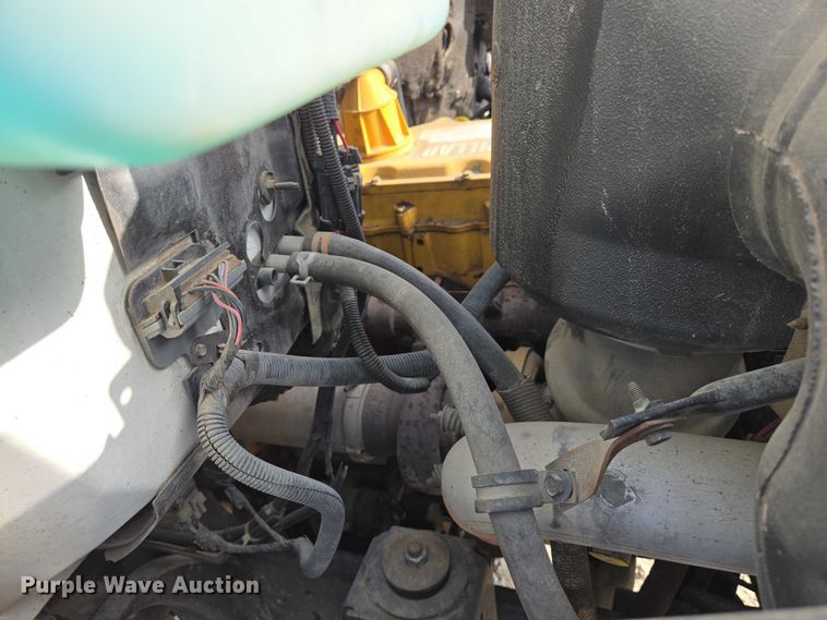 image for item EV5570 1998 Chevrolet C6500 box truck