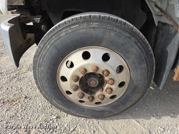 image for item EV5570 1998 Chevrolet C6500 box truck