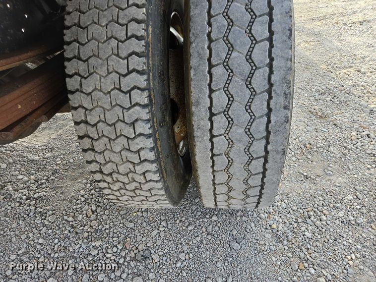 image for item EV5570 1998 Chevrolet C6500 box truck