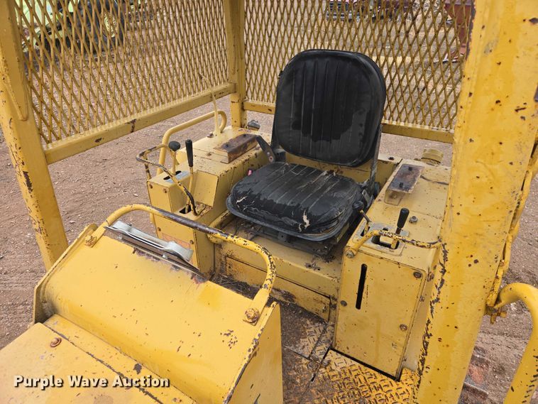 image for item EV5574 1980 Caterpillar D3B dozer