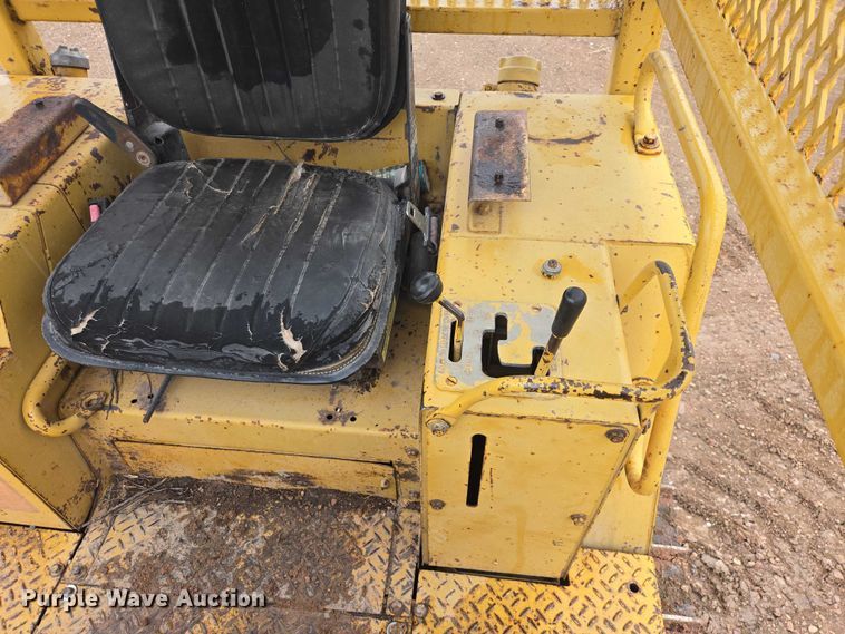 image for item EV5574 1980 Caterpillar D3B dozer