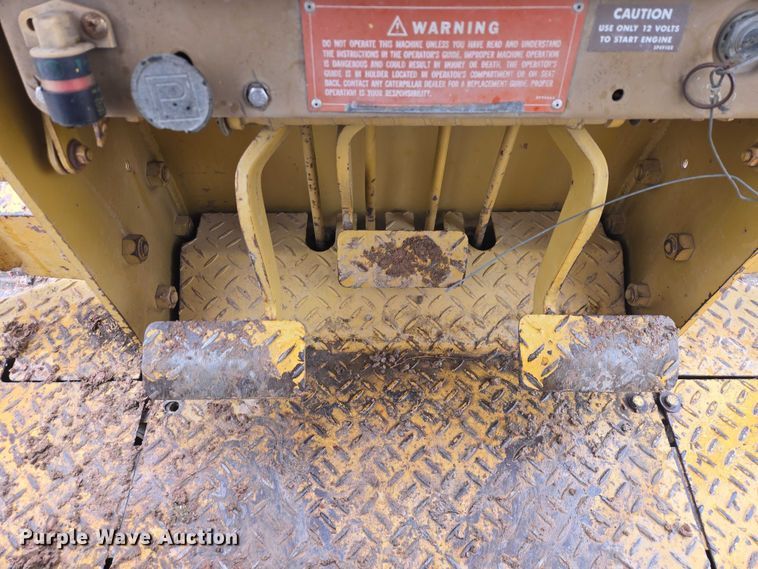 image for item EV5574 1980 Caterpillar D3B dozer