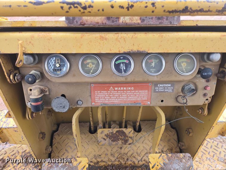 image for item EV5574 1980 Caterpillar D3B dozer