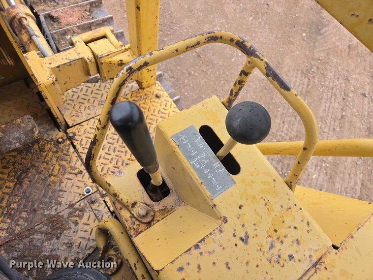 image for item EV5574 1980 Caterpillar D3B dozer